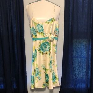Banana Republic Satin/Silk Flowered dress